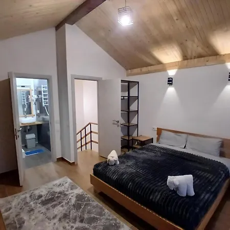 Privat-villa-котедж Apartamento Mykulychyn